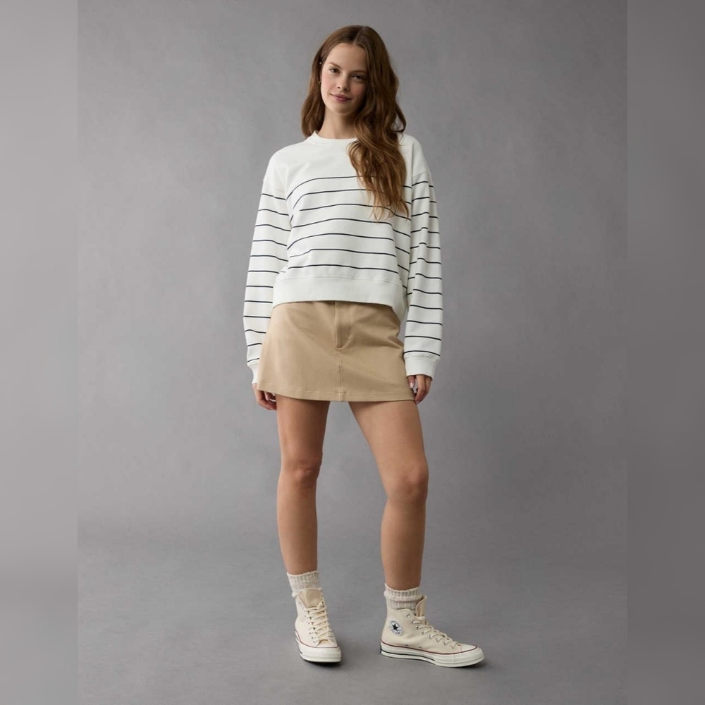 American Eagle Sweatshirt - Picture 2 of 9
